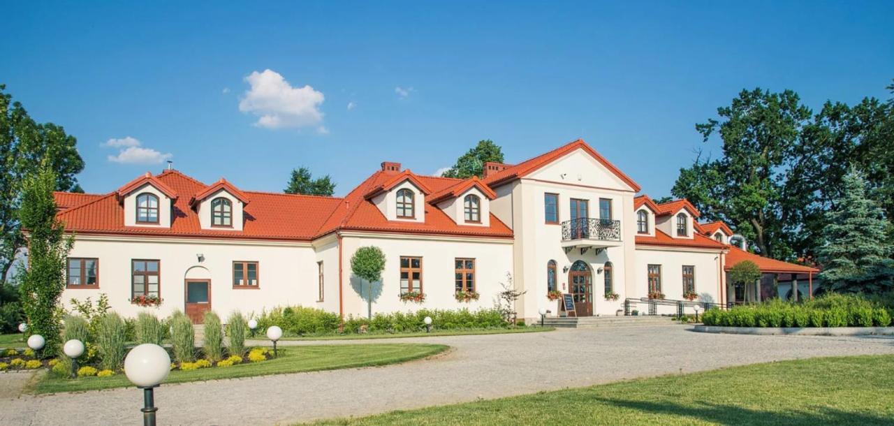 Dwor Karwacz Bed & Breakfast Przasnysz Exterior photo